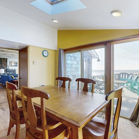 Seadrifter Oceanfront Beach House Seal Rock Bagian luar foto